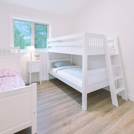 Oasis Getaway, Mins To Lake, King Bed, Dbl Garage Invermere Luaran gambar