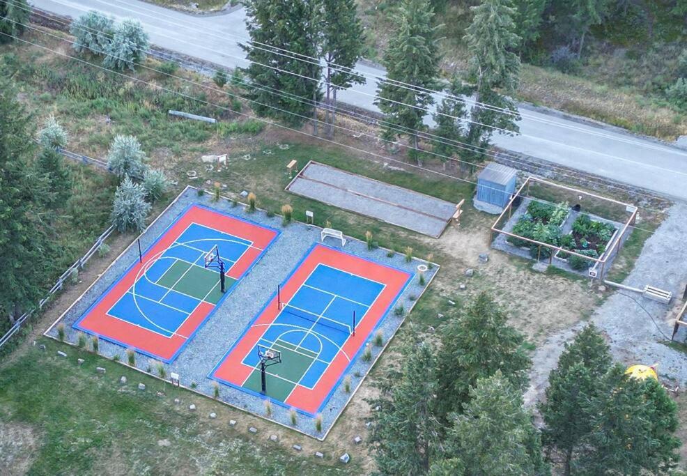 Oasis Getaway, Mins To Lake, King Bed, Dbl Garage Invermere Luaran gambar