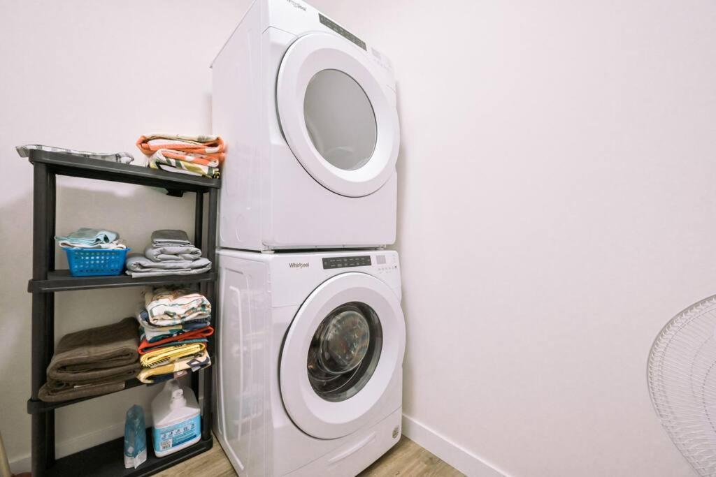 Oasis Getaway, Mins To Lake, King Bed, Dbl Garage Invermere Luaran gambar