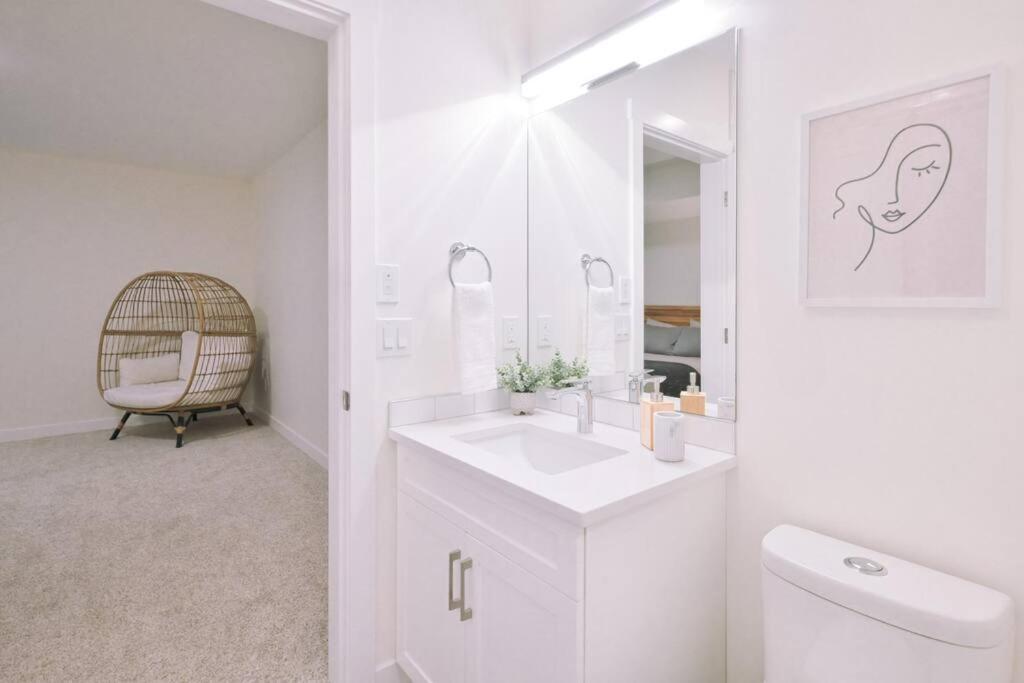 Oasis Getaway, Mins To Lake, King Bed, Dbl Garage Invermere Luaran gambar